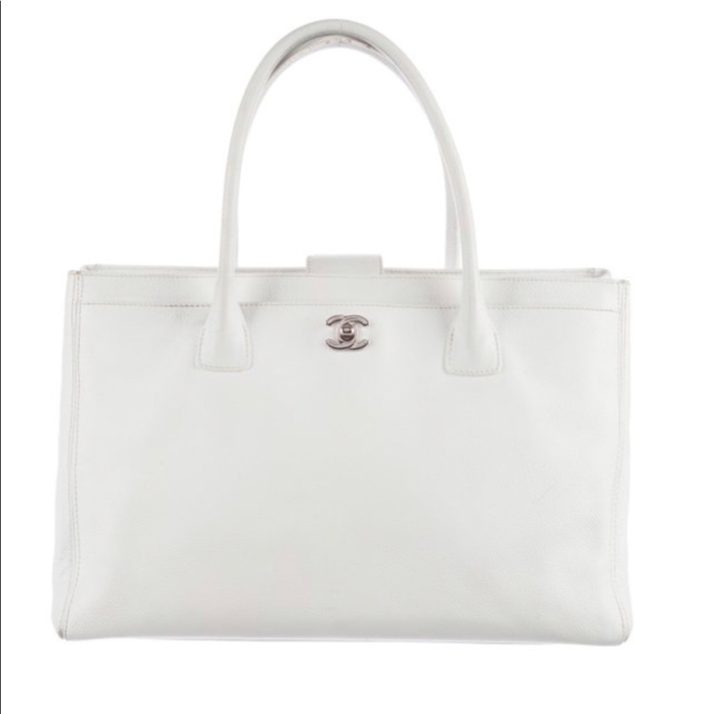 CHANEL Caviar Cerf Tote